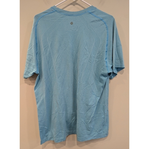Lululemon Metal Vent Tech Short Sleeve Tshirt in Blue Size XL - Picture 2 of 5